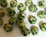 ☆ほうれん草嫌いちゃんへポテトボール☆作り方4写真