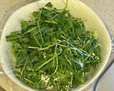 新玉ねぎと豆苗のサラダ作り方1写真