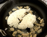 【材料３つ】あさりとワカメの焼飯おむすび作り方2写真