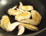 手羽先と丸ごと新玉ねぎのトマト煮作り方3写真