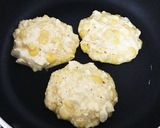 ☆離乳食☆豆腐とコーンのピカタ風おやき作り方4写真