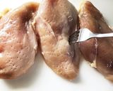 鶏むね肉の大葉とチーズくるくる焼き♪作り方1写真