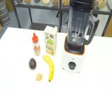ブレンダ—でアボカドバナナスムージー作り作り方1写真