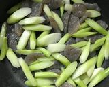 旨っ！春の味 ウドの油炒め作り方2写真