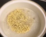 汁なし麺風 豆苗とチーズの辛ラーメン作り方1写真
