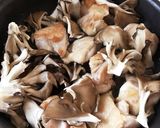 鶏もも肉と舞茸の照り焼きソース仕立て♡作り方6写真