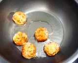 お手軽*【はんぺんでタコ焼き風】作り方7写真