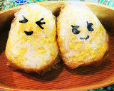 炒り卵をまとった卵型のお握り♪作り方5写真