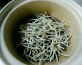 病気のお母さんが作るにんにくスープ作り方1写真