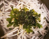 モヤシと大根とワカメのお味噌汁♡作り方5写真