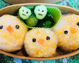 炒り卵をまとった卵型のお握り♪作り方7写真
