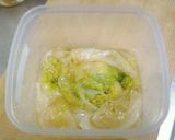味付レタスとベーコンで♪即席鶏がらスープ作り方1写真