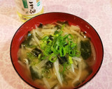 モヤシと大根とワカメのお味噌汁♡作り方8写真
