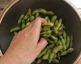 塩茹でより美味しい！お砂糖で茹でる枝豆。作り方4写真