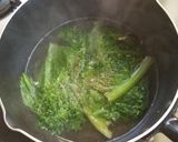 鶏の茹で汁で作ったレタスのスープ作り方3写真