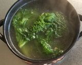 鶏の茹で汁で作ったレタスのスープ作り方5写真