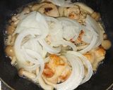 鶏もも、しめじ、新たま酒蒸し風作り方4写真