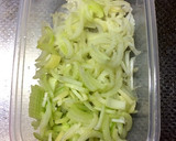 さっぱり！セロリとイカ燻のレモン和え作り方1写真