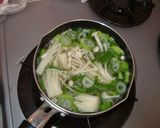 えのきだけと溶き卵のお味噌汁作り方4写真