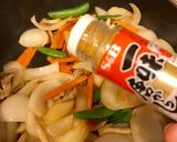 スナップエンドウと新玉葱のごま油炒め作り方8写真