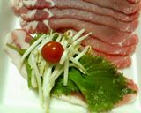 ✿豚の❀もやしトマト巻き✿すし酢ソース作り方1写真