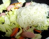 魚肉ソーセージでチャンプルー風焼きうどん作り方3写真