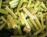 シャッキシャキのフキの佃煮作り方1写真