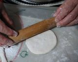 皮から作る揚げ餃子・母の味で不揃いです。作り方15写真
