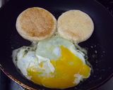 イングリッシュマフィンのマヨ玉トースト✿作り方1写真
