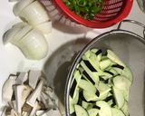 鶏ひき肉とナスの味噌炒め作り方1写真