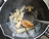 大根と油揚げ・ニラの味噌汁作り方5写真