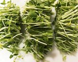 豆苗とベーコンのペッパー醤油作り方1写真