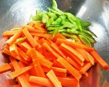 セロリ薫る☆人参とセロリのきんぴら作り方1写真