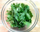 レンジで簡単！水菜とカニカマの塩昆布和え作り方1写真