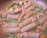 こんにゃく豚肉のゴマドレッシング炒め★作り方4写真