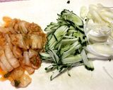 蒸し鶏のキムチ和えの冷麺作り方2写真