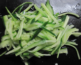 ごま油香るキュウリとちくわの和え物作り方1写真