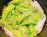 優しい味わい♡絹さやと玉ねぎの卵とじ作り方2写真
