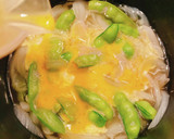 優しい味わい♡絹さやと玉ねぎの卵とじ作り方3写真