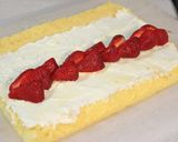 母の日*苺のヨーグルトロールケーキ作り方35写真