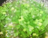かんたんお粥●ニラ玉子粥・しじみ汁風味作り方2写真