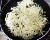 材料2つ❀カリカリチーズ舞茸❀作り方2写真