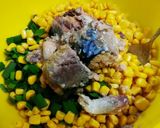 農家直伝❤ニラとコーンとサバ缶のサラダ作り方2写真