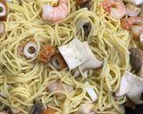 簡単 アヒージョの素でシーフード焼きそば作り方3写真