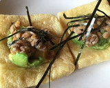 油揚げの上でアボガド納豆のこんがり焼き作り方3写真