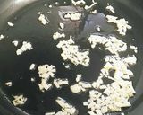 サバ缶とオリーブのにんにくトマトパスタ❤作り方1写真