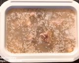 さっぱり！小松菜と鶏ももの塩麹レモン鍋作り方2写真