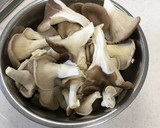 簡単。シンプルな平茸と卵の中華炒め作り方1写真