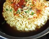 中華風アレンジ！辛ラーメンのチーズ添え作り方1写真