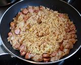 簡単でユニーク！美味しいチャーハン麺作り方6写真
